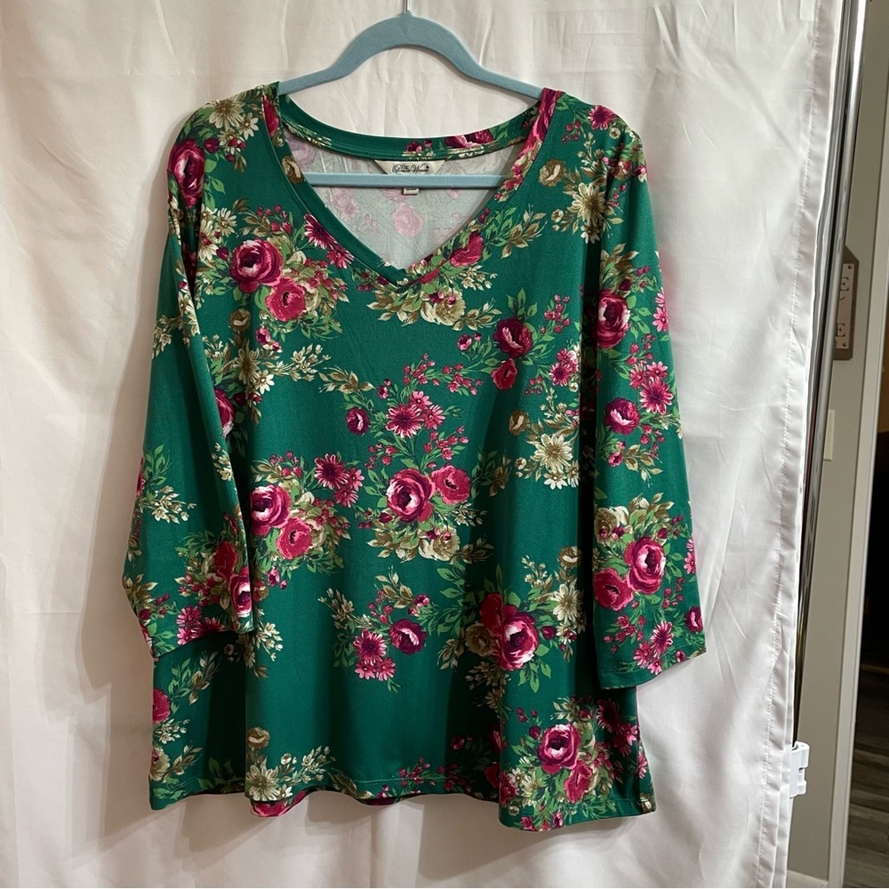 The Pioneer Woman XL Green Floral V-Neck Top 3/4 Sleeves *READ*
